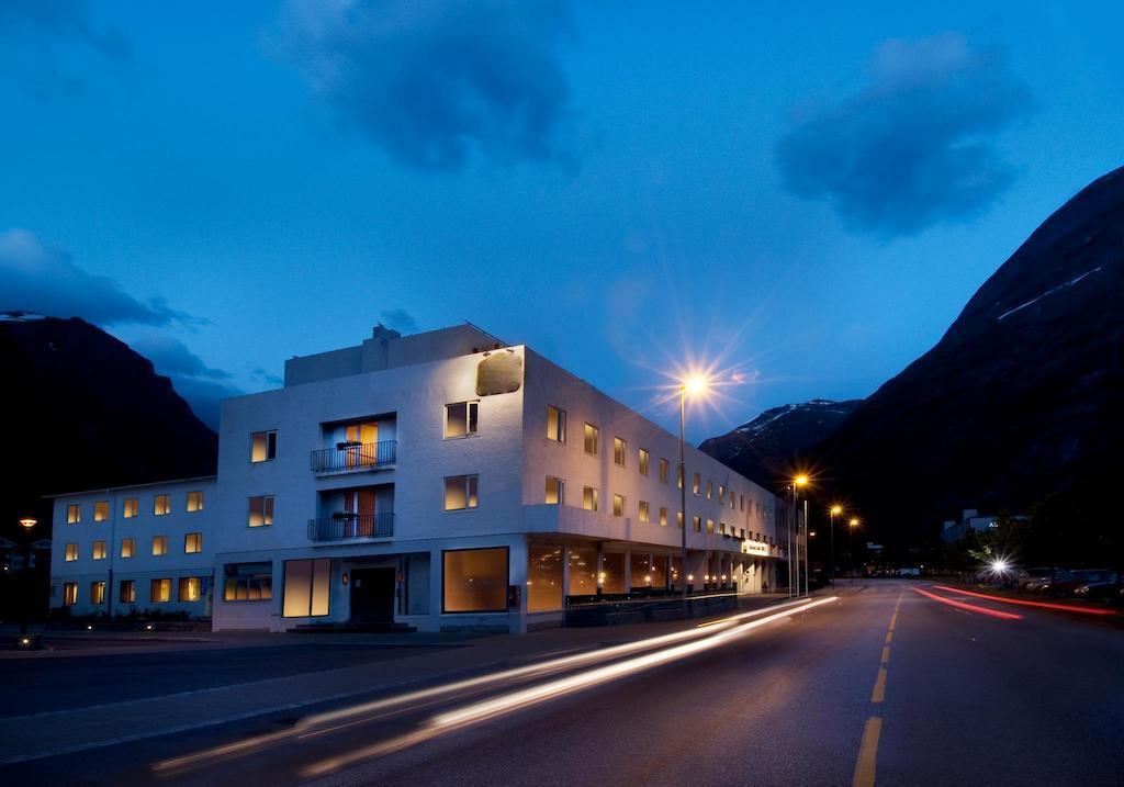 Sunndalsora Hotell Exterior photo